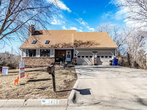 1426 Candlelight Ln, Junction City, KS 66441