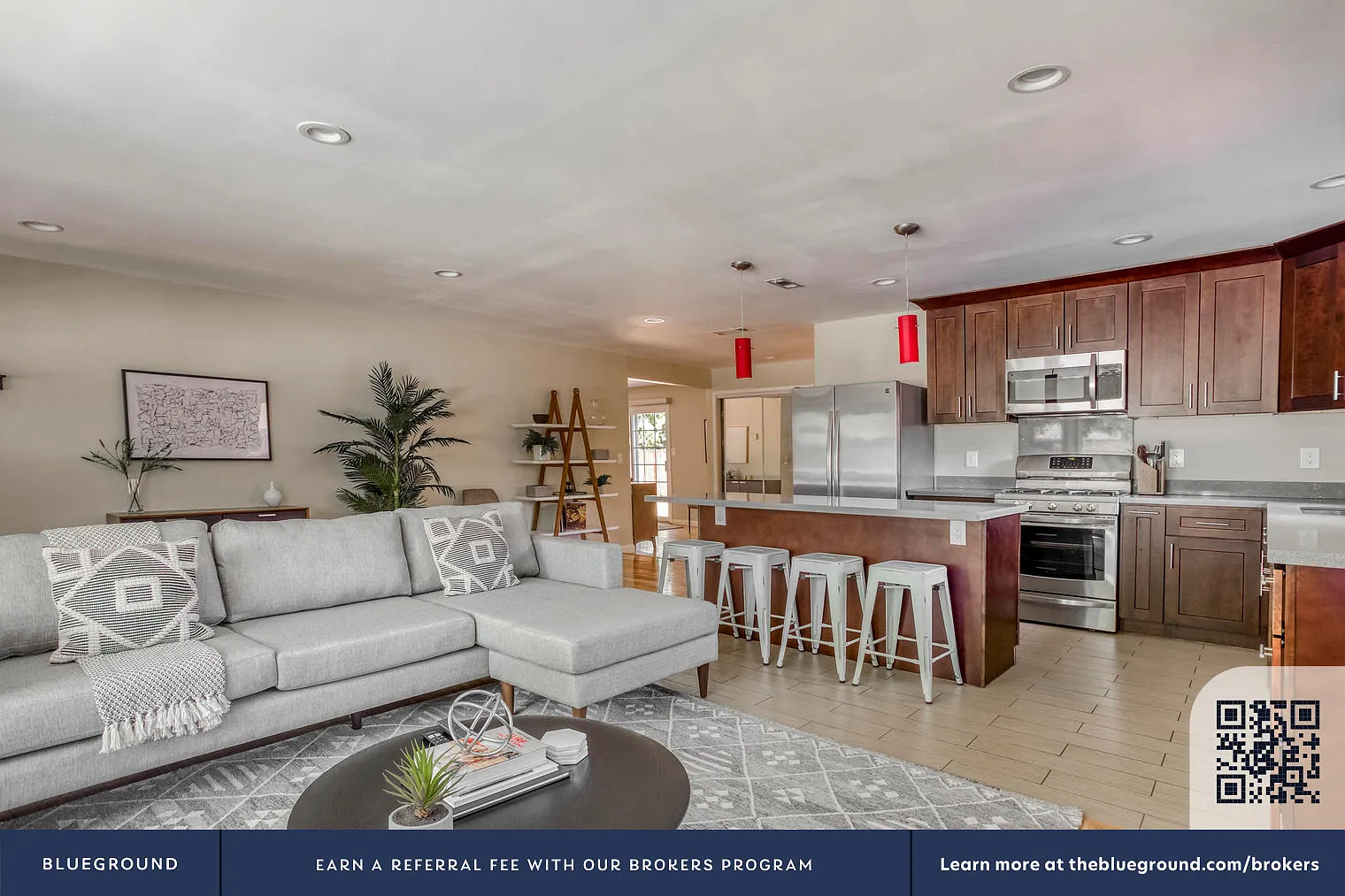 4 bed, 2.0 bath, 1420 sqft, $4,890 — Photo 3