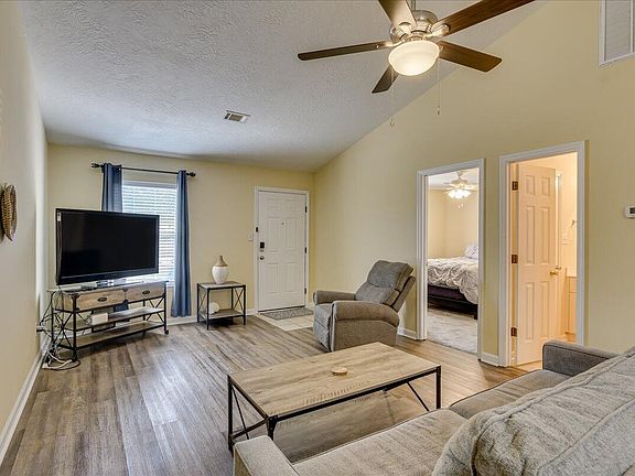 5th image of 540 Edgecliff Ln