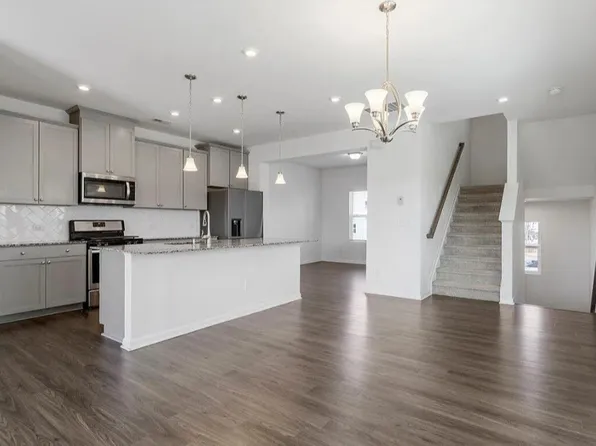 1018 Salt Glaze Ln, Cary, NC 27519