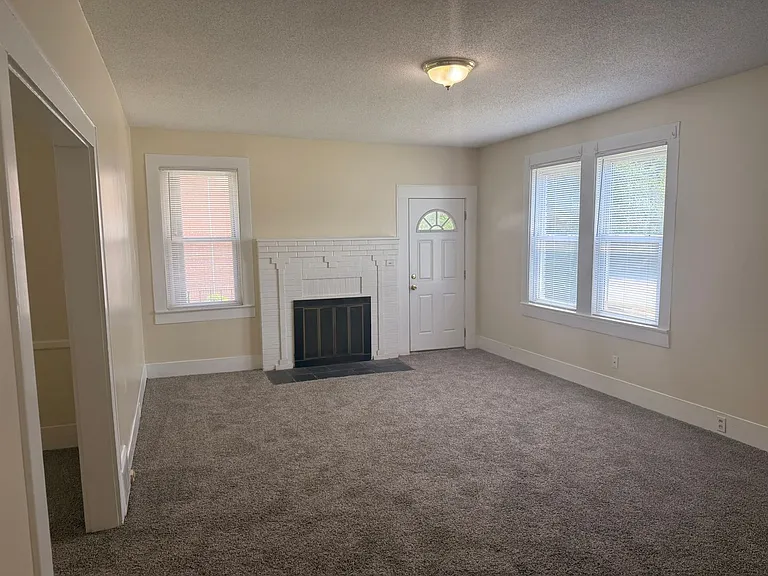 4001 Devine St — Photo 4