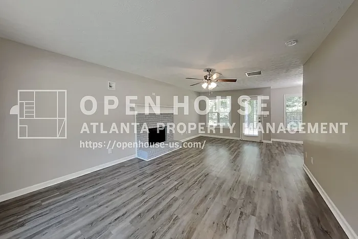 3 bed, 2.5 bath, 1720 sqft, $2,100 — Photo 4