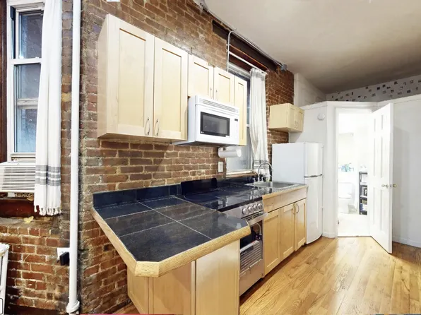 1654 Third Avenue image 4 of 9