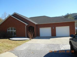 151 Woodland Rd, Covington, VA 24426