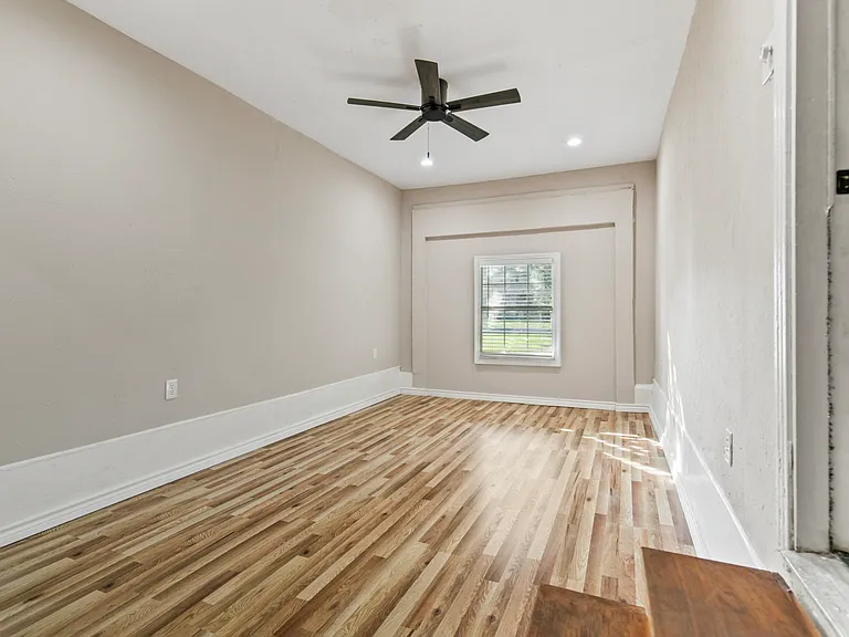 10523 Wood Dale Dr — Photo 10