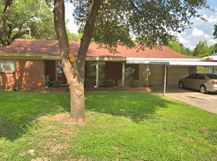 1126 Park Center St, Benbrook, TX 76126