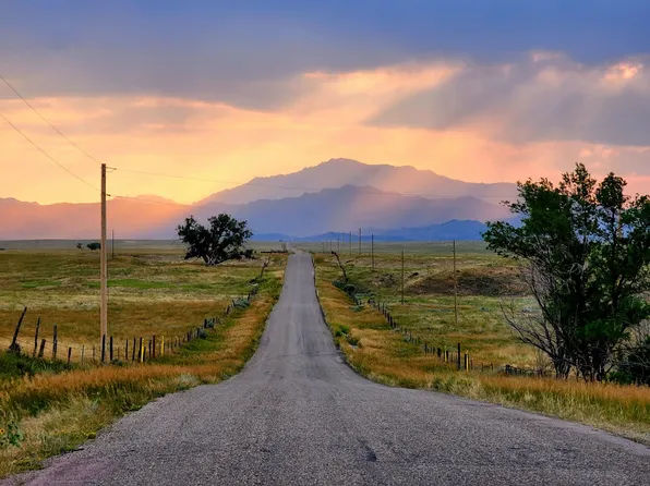 26 Fish Creek Rd, Wheatland, WY 82201