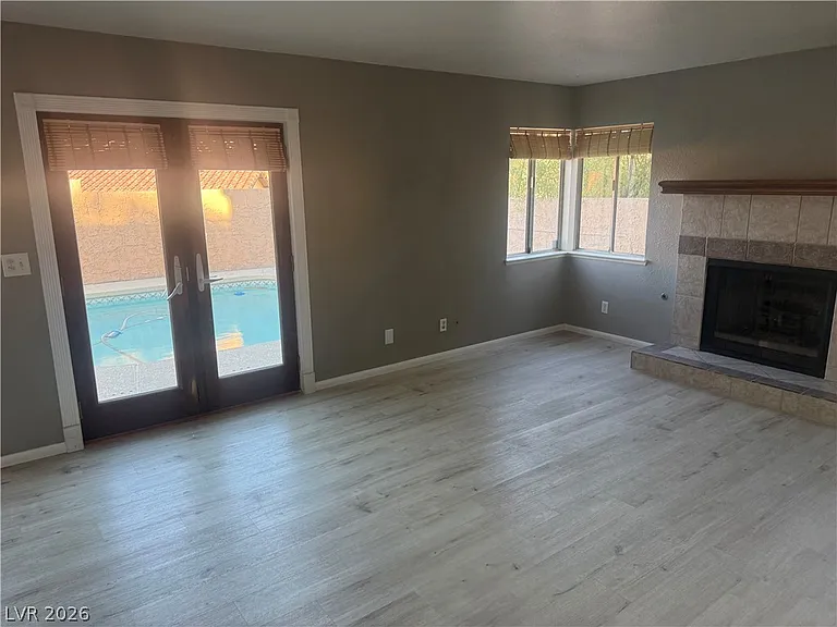 3204 Mariner Bay St — Photo 4