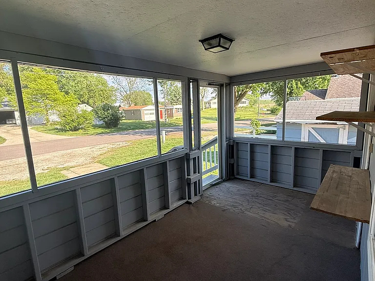 Screened in porch