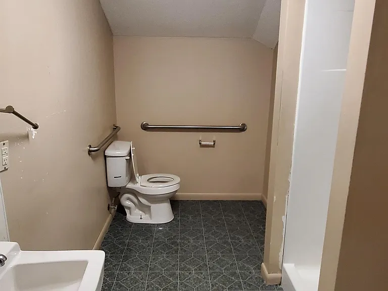3677 Robert C Byrd Dr — Photo 5