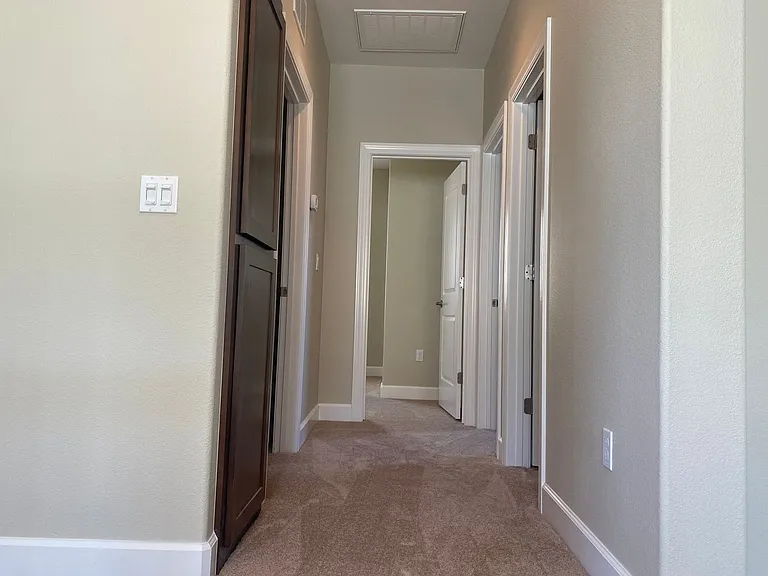 2600 Whitehorse Way — Photo 11