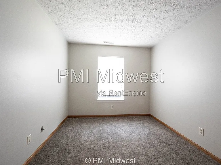 1092 Cobra Dr — Photo 35