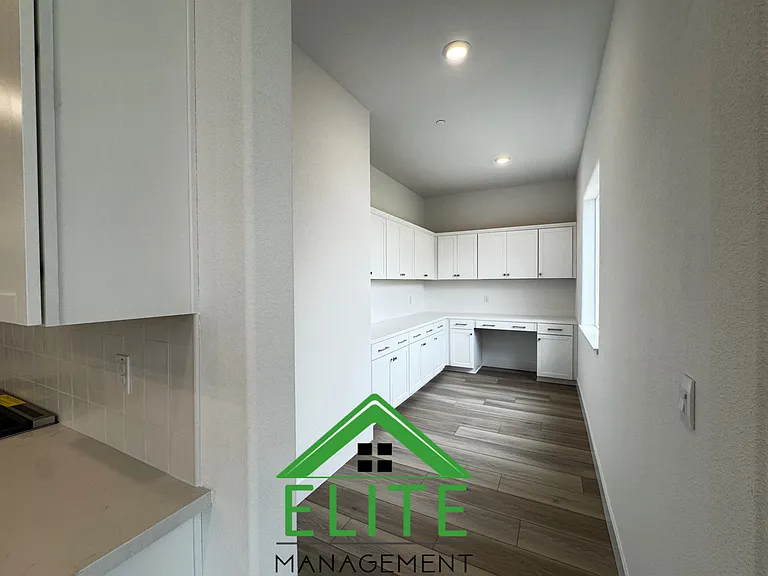3041 Palo Alto St — Photo 11