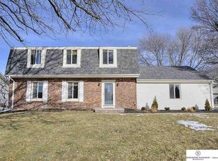 21430 Pacific St, Elkhorn, NE 68022