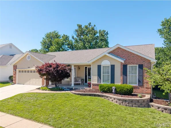 3027 Piney Pointe Dr, Saint Louis, MO 63129