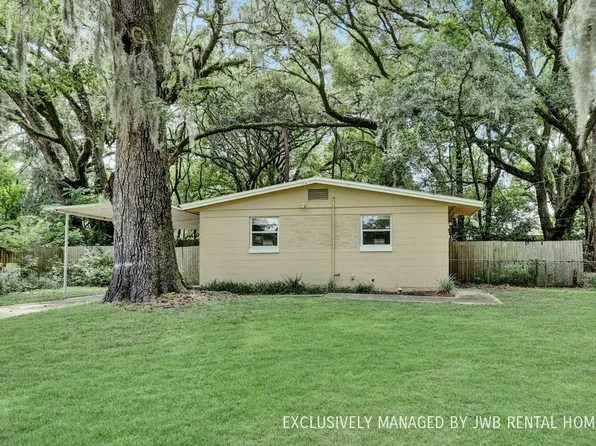 6886 Tinkerbell Ln, Jacksonville, FL 32210