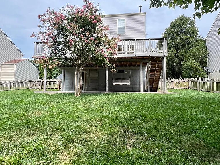 16 Emerald Dr — Photo 45