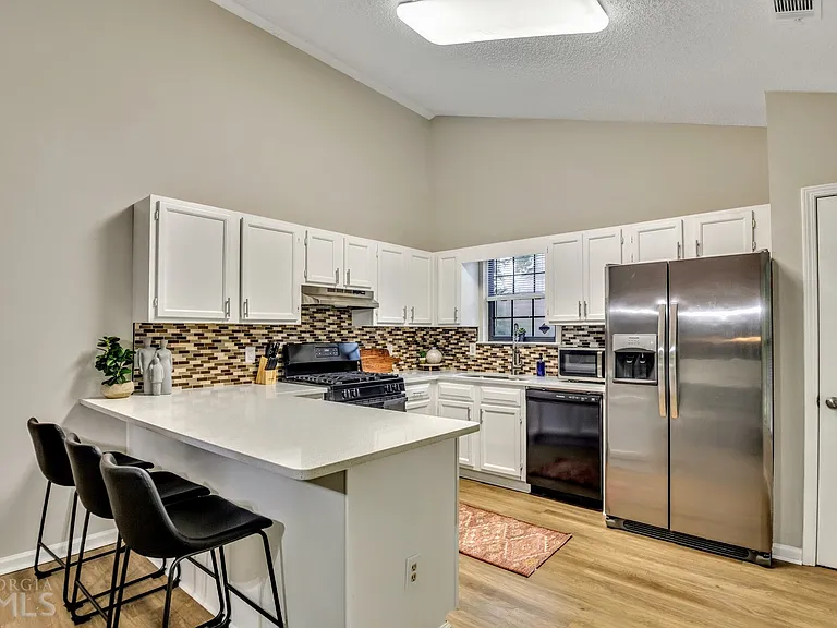 2025 Winsburg Dr NW — Photo 6
