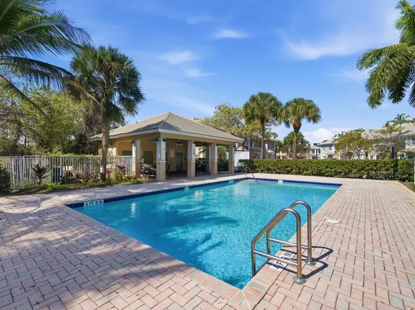 687 NW 42nd Avenue, Plantation, FL 33317