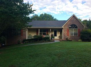 6226 Golden Dr, Morristown, TN 37814