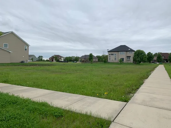 25526 W Prairiewood Ln, Shorewood, IL 60404