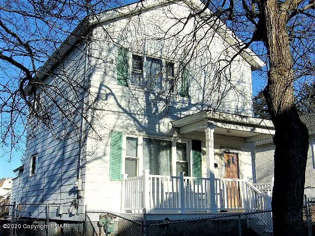 947 E Elm St photo 1