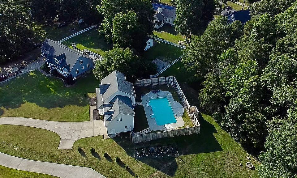 1st image of 111 Gibbons Dr