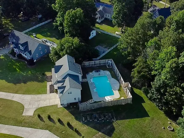 111 Gibbons Dr, Garner, NC 27529