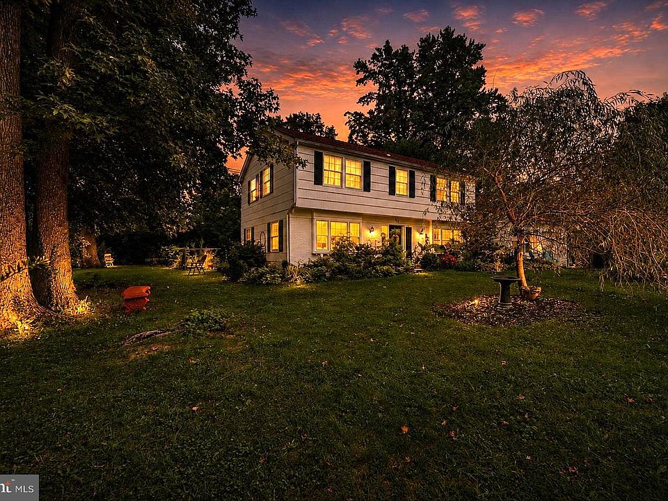 1st image of 174 Eastbrook Ln