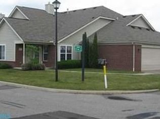 7 Greenhedge Cir, Delaware, OH 43015