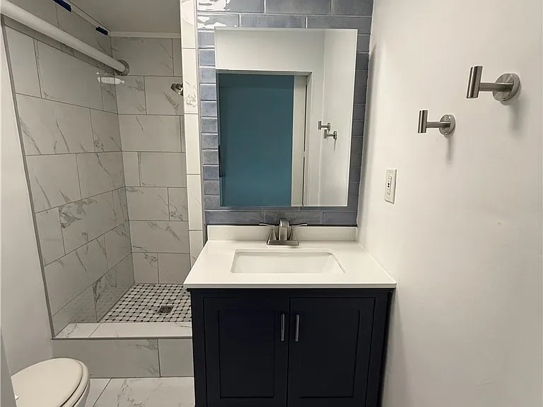 1303 N Beverly Glen Blvd — Photo 15