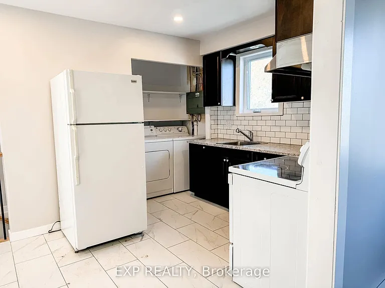4515 Ste Catherine St #B — Photo 3