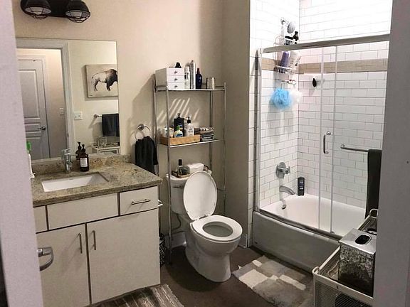 4th image of 835 Washington St APT 207