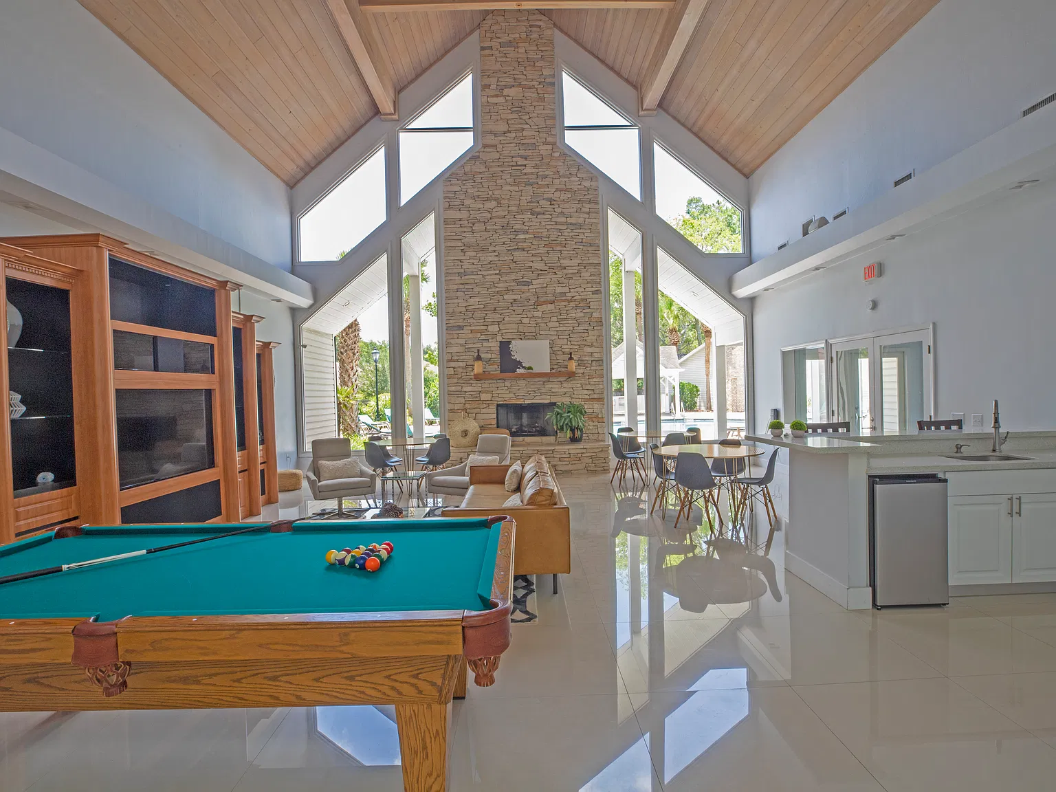 4700 SW Archer Rd — Photo 3