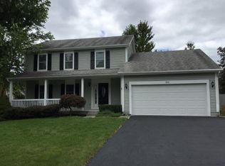 320 Timber Ridge Dr, Pickerington, OH 43147