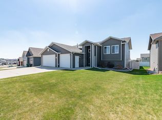 5518 Normandy St, Bismarck, ND 58503