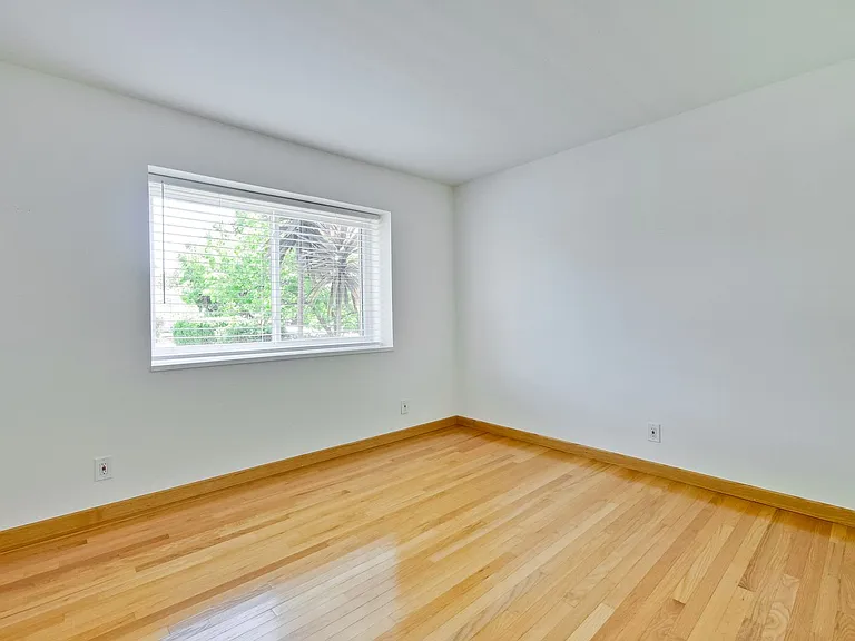1084 Bluebird Ave — Photo 21
