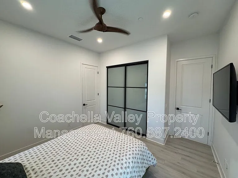 74635 Tesla Dr — Photo 51