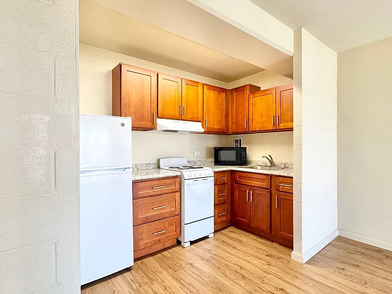 1415 Victoria St #1010 — Photo 6