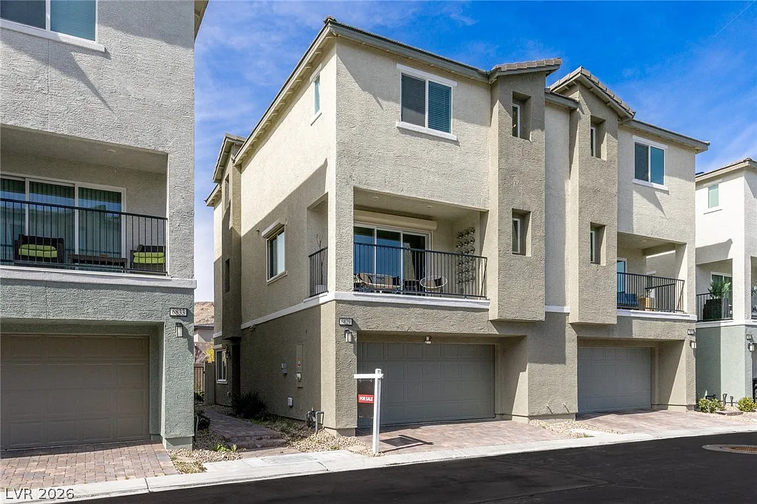 3 bed, 2.5 bath, 1764 sqft, $2,950 — Photo 3