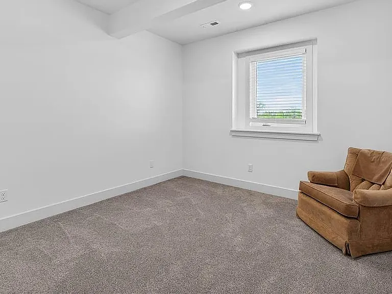 8808 N Clarion Ave — Photo 27