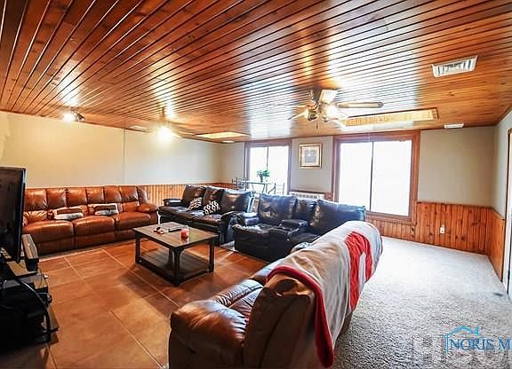 5th image of 234 Blackthorn Dr