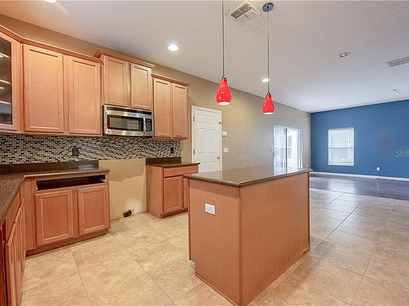 4th image of 2921 Wild Tamarind Blvd