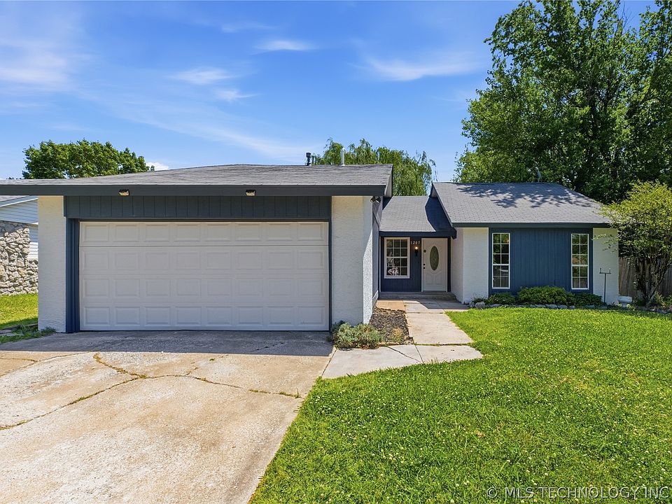 1st image of 1205 N Ironwood Pl