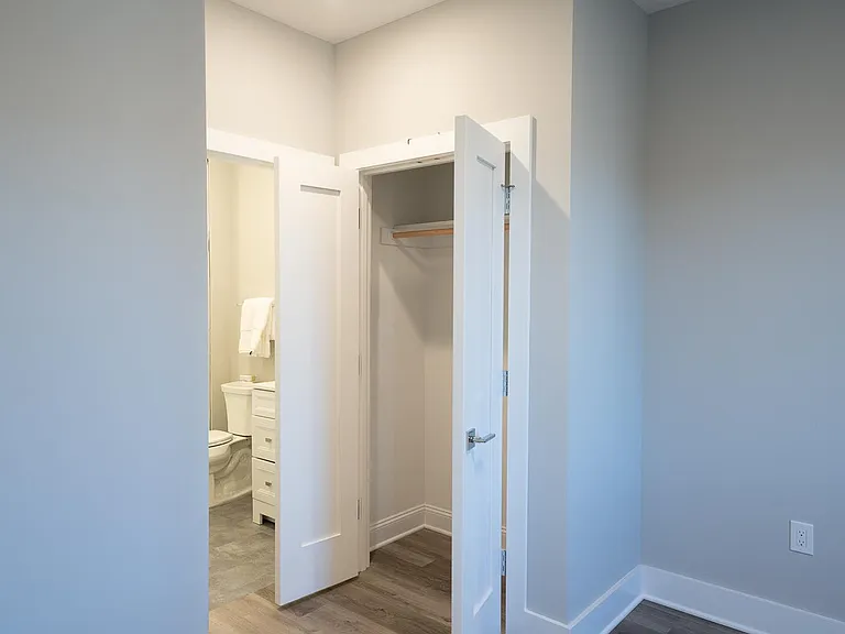 783 Kings Hwy E — Photo 8