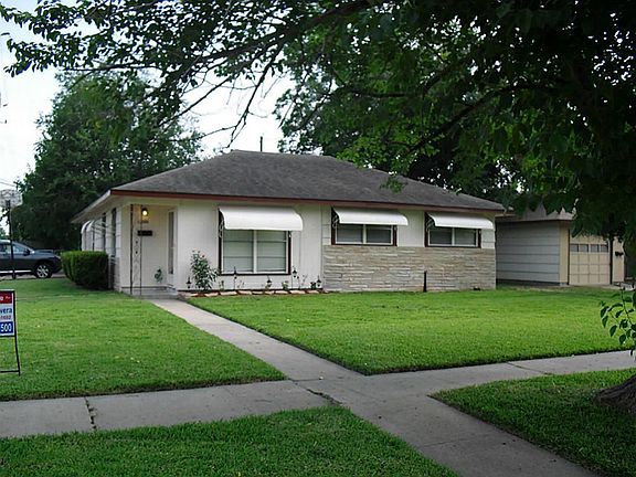 Big front yard and spacious back yard