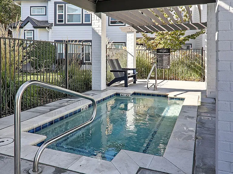 Huntington — Photo 46