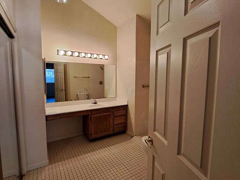 801 Capistrano Dr — Photo 17