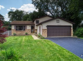 33290 N Indian Ln, Grayslake, IL 60030