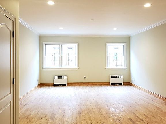 4th image of 205 Meserole St #2